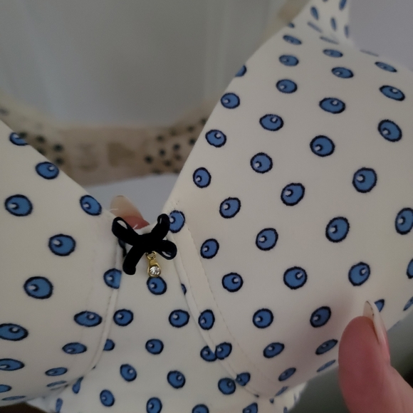 Soma 36d NO underwire. Soft bra - Picture 2 of 4